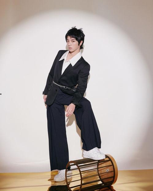 娱乐吃瓜中的男歌手